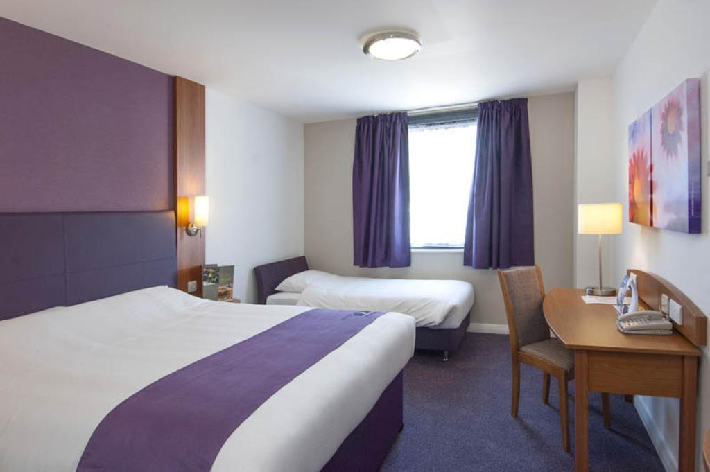 Premier Inn Reading Central 객실 사진