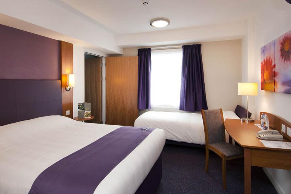 Premier Inn Reading Central 객실 사진