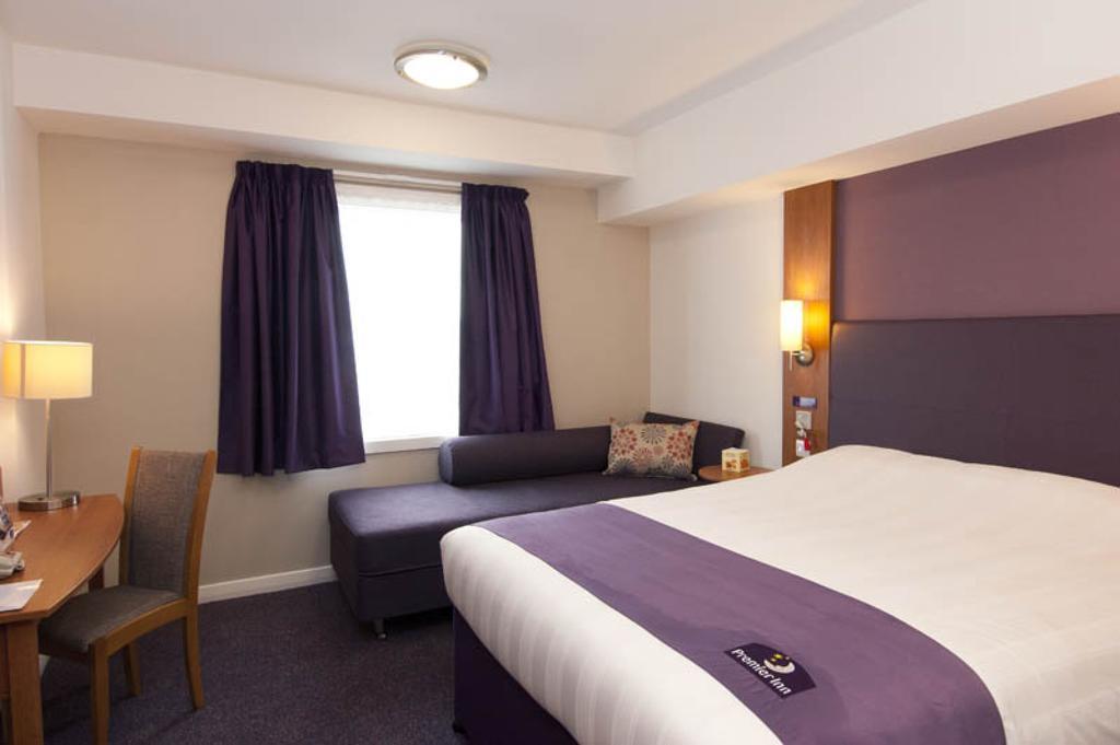 Premier Inn Reading Central 객실 사진