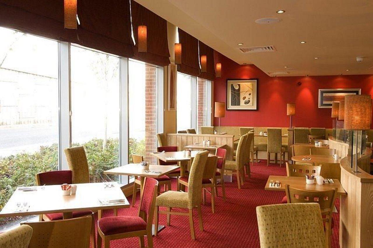 Premier Inn Reading Central 외부 사진